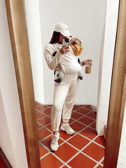 El arte de llevar cerca: Beneficios emocionales del porteo para el bebé y los padres